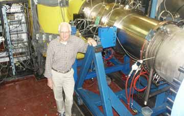 Prof. Kerrebrock in the Gas Turbine Lab