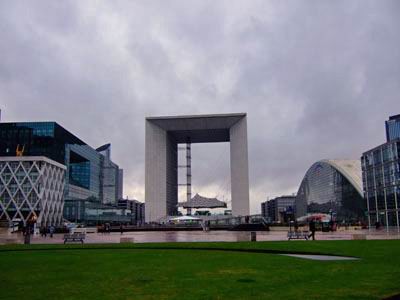 la Defense arch