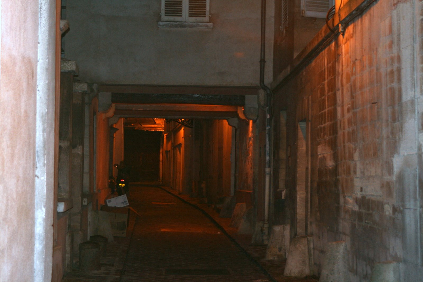 alley