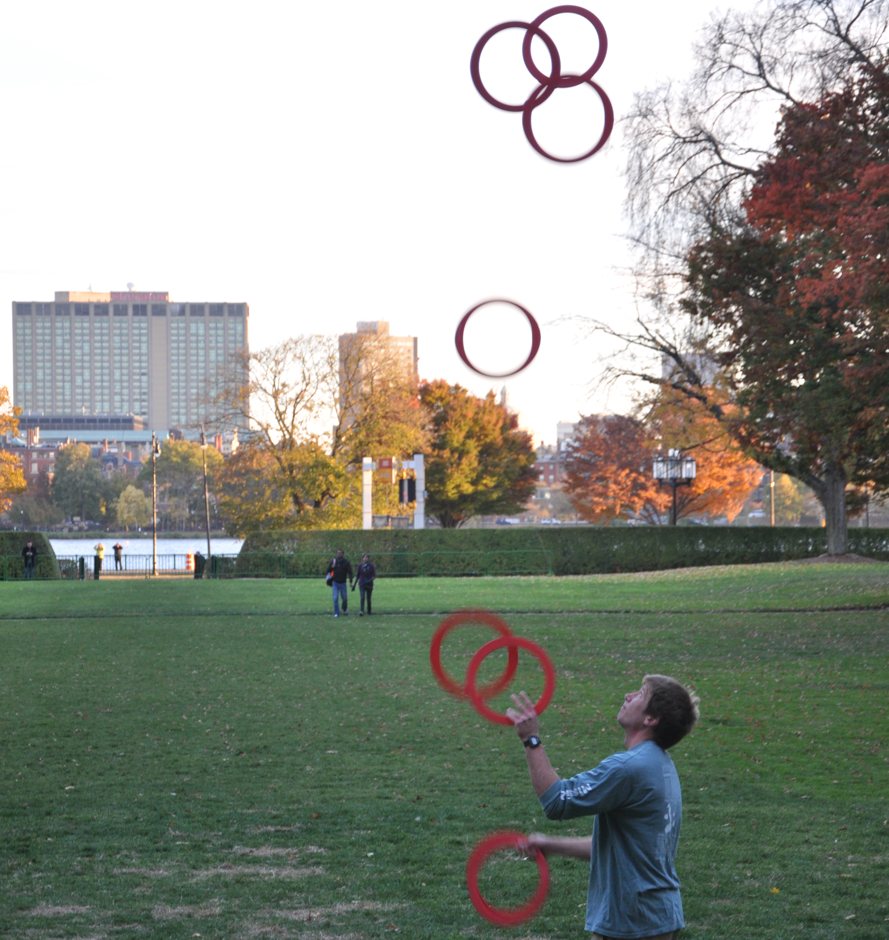 Eric juggling