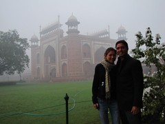 Agra033_TajMahal_FirstGate