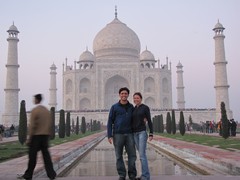 Agra099_TajMahal_Closer