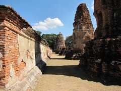 Ayutthaya306_WatMahathat_Court