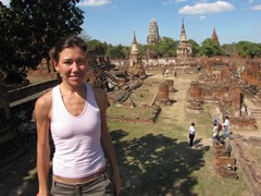 Ayutthaya368_WatMahathat_ClimbingUp