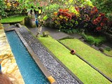 Ubud0644_Pertiwi_InThePool