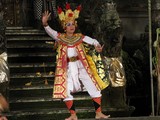 Ubud0842_ArjunaPara_DancingGirl