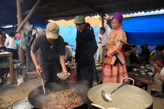 Vietnam0875_BacHa_FoodMarket