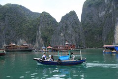 Vietnam4429_HaLong_Village