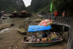 Vietnam4732_HaLong_ThienCungIsland