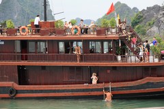 Vietnam5158_HaLong_PeacefulBay