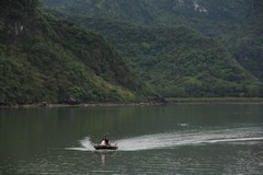 Vietnam5168_HaLong_PeacefulBay