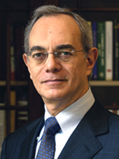 photo of L. Rafael Reif